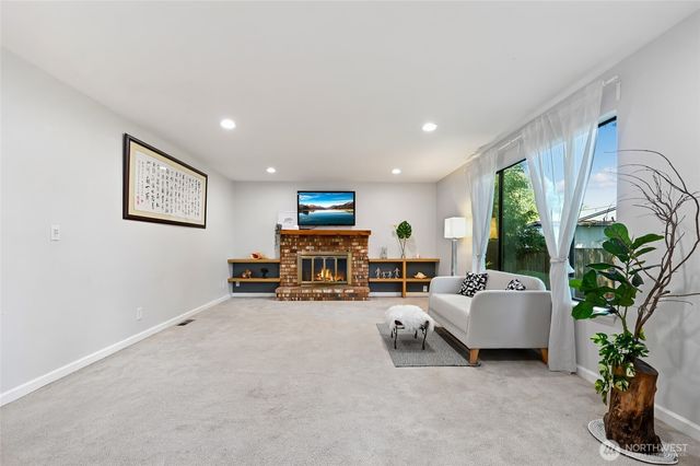 14208 93rd Avenue NE, Kirkland, WA 98034