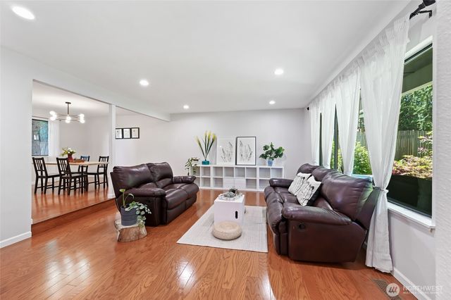 14208 93rd Avenue NE, Kirkland, WA 98034