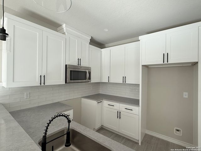 411 Moselle, San Antonio, TX 78237