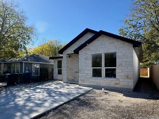 411 Moselle, San Antonio, TX 78237