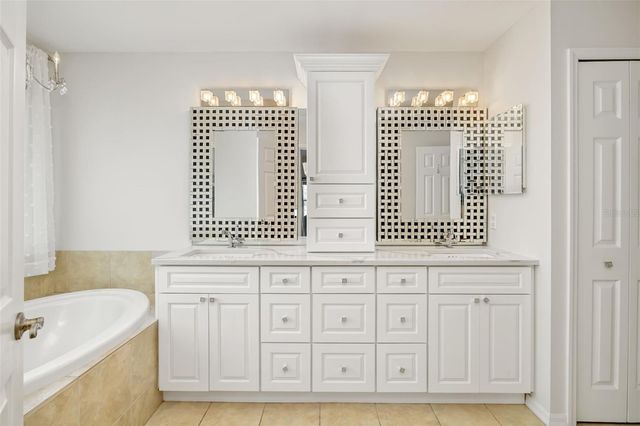 7631 DESERT INN WAY, Lakewood Ranch, FL 34202