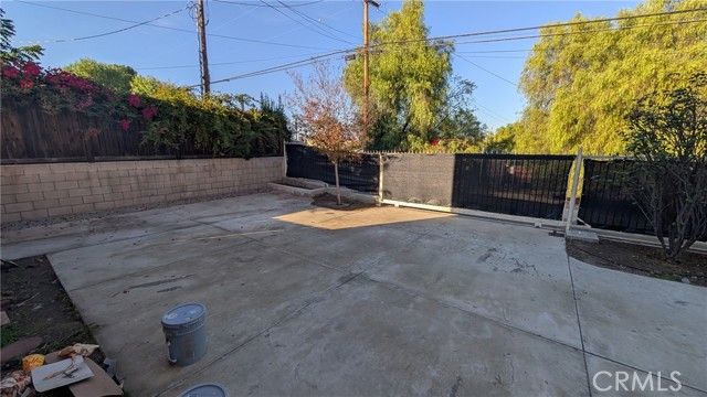 905 W Sumner B, Lake Elsinore, CA 92530