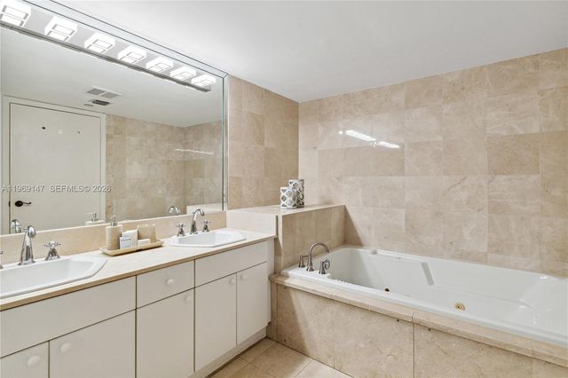 8855 Collins Ave 4B, Surfside, FL 33154