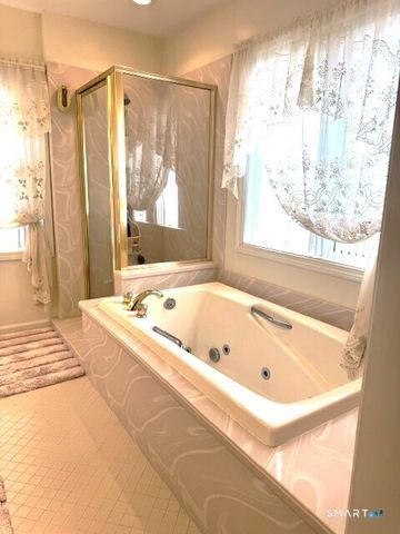 15 Abel Xing, Norwich, CT 06360