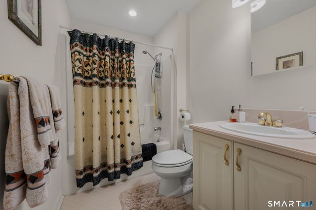 15 Abel Xing, Norwich, CT 06360