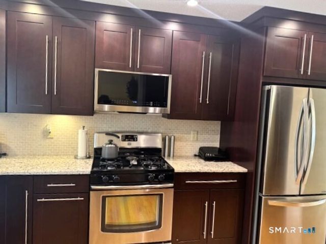 15 Abel Xing, Norwich, CT 06360