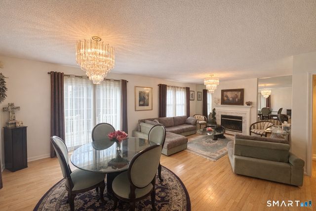 15 Abel Xing, Norwich, CT 06360