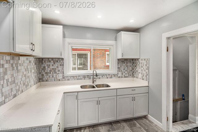 16762 Woodingham Drive, Detroit, MI 48221