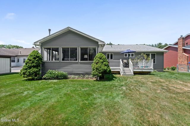 1037 St Lucille Drive, Rotterdam, NY 12306