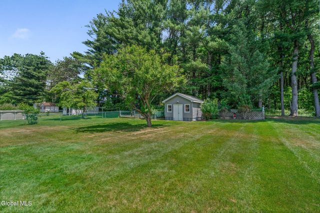 1037 St Lucille Drive, Rotterdam, NY 12306