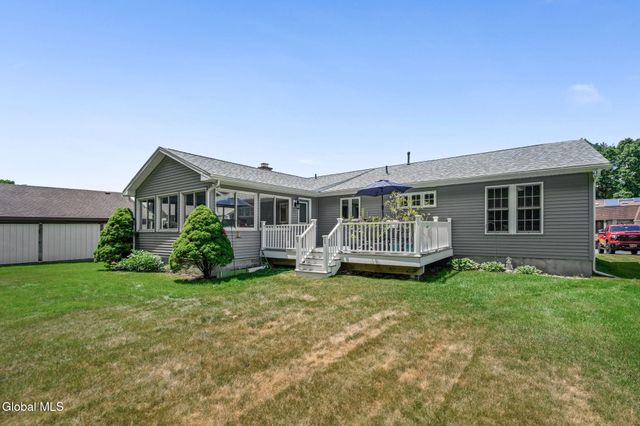 1037 St Lucille Drive, Rotterdam, NY 12306