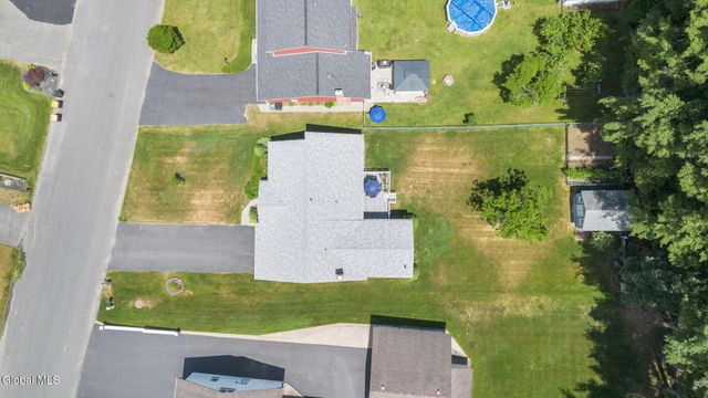 1037 St Lucille Drive, Rotterdam, NY 12306