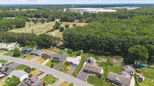 1037 St Lucille Drive, Rotterdam, NY 12306