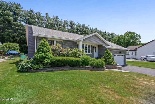 1037 St Lucille Drive, Rotterdam, NY 12306