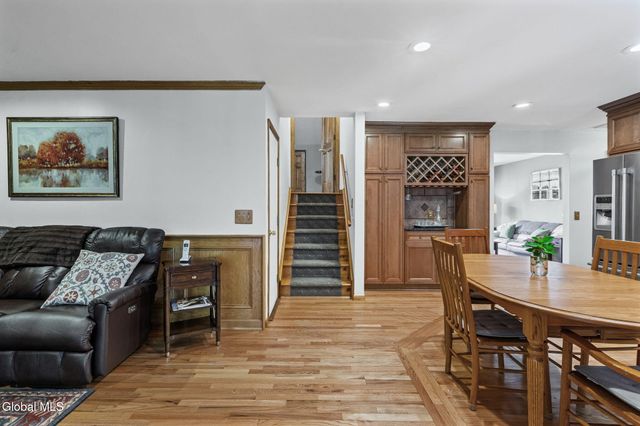 1037 St Lucille Drive, Rotterdam, NY 12306