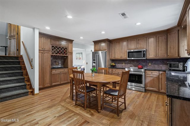1037 St Lucille Drive, Rotterdam, NY 12306