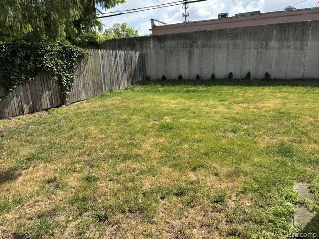 1814 N Center, Royal Oak, MI 48073