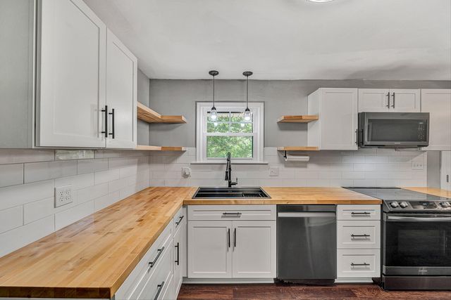 1410 Lakeridge CIR, Troutville, VA 24175