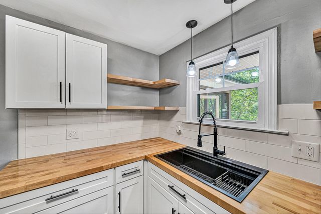 1410 Lakeridge CIR, Troutville, VA 24175