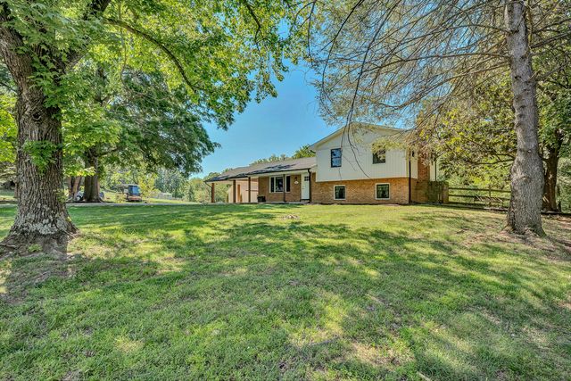 1410 Lakeridge CIR, Troutville, VA 24175