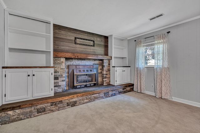 1410 Lakeridge CIR, Troutville, VA 24175