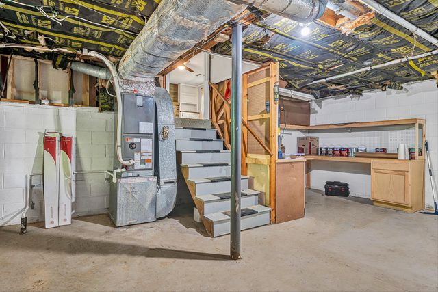1410 Lakeridge CIR, Troutville, VA 24175