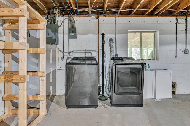 1410 Lakeridge CIR, Troutville, VA 24175