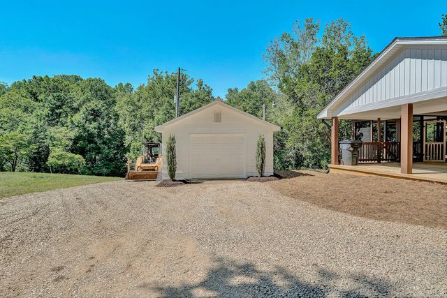 1410 Lakeridge CIR, Troutville, VA 24175