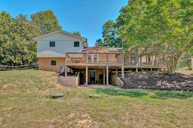 1410 Lakeridge CIR, Troutville, VA 24175