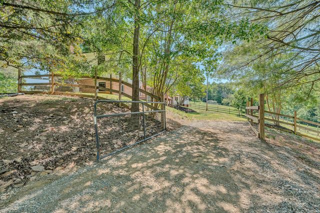 1410 Lakeridge CIR, Troutville, VA 24175