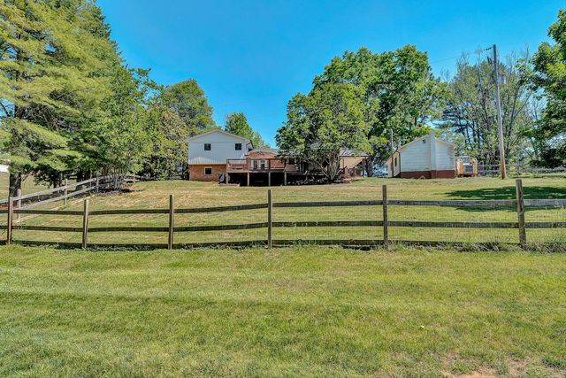 1410 Lakeridge CIR, Troutville, VA 24175