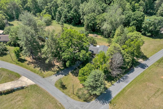 1410 Lakeridge CIR, Troutville, VA 24175