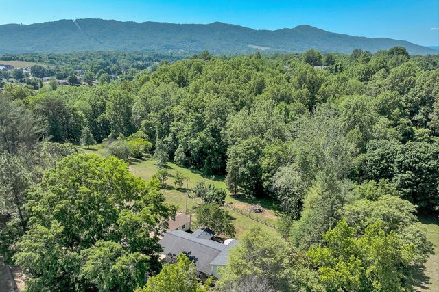 1410 Lakeridge CIR, Troutville, VA 24175
