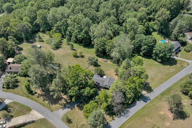 1410 Lakeridge CIR, Troutville, VA 24175