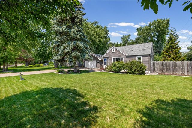 2185 Pinewood Drive, Mounds View, MN 55112
