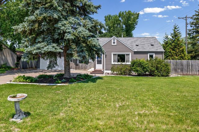 2185 Pinewood Drive, Mounds View, MN 55112
