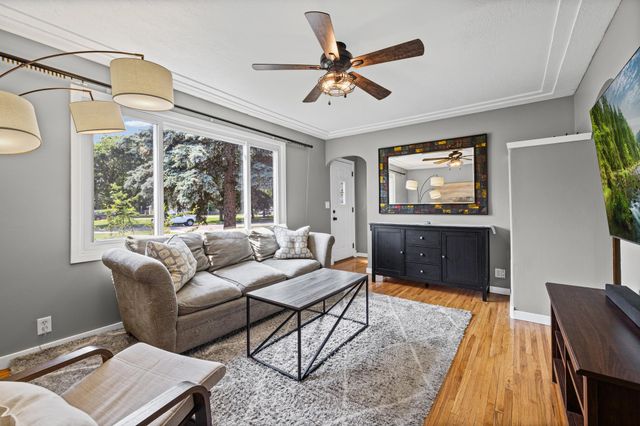 2185 Pinewood Drive, Mounds View, MN 55112