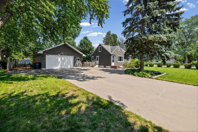 2185 Pinewood Drive, Mounds View, MN 55112