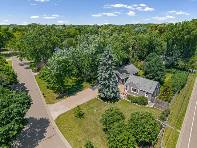 2185 Pinewood Drive, Mounds View, MN 55112