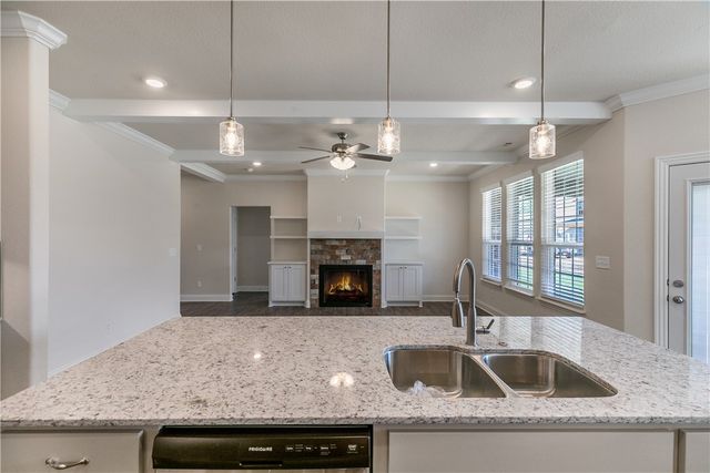 411 Linda Lane, Centerton, AR 72719