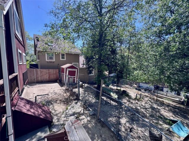 23733 Hillside, Crestline, CA 92325