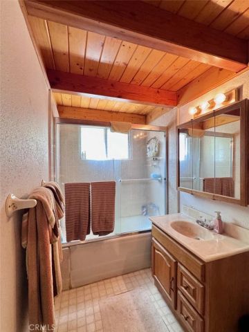 23733 Hillside, Crestline, CA 92325