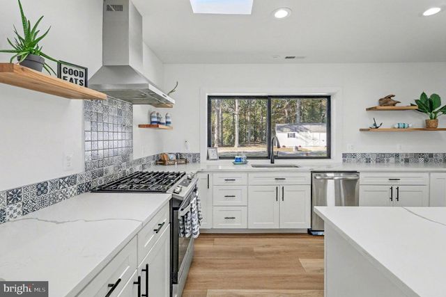 160 SHIPWATCH LN, Reedville, VA 22539