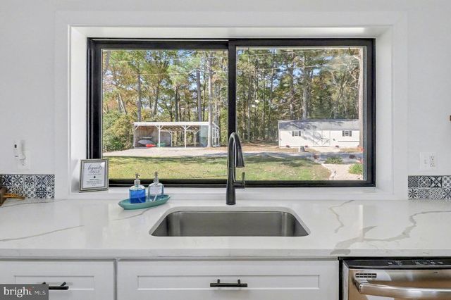 160 SHIPWATCH LN, Reedville, VA 22539