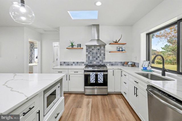 160 SHIPWATCH LN, Reedville, VA 22539