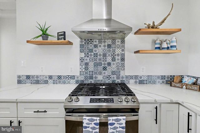 160 SHIPWATCH LN, Reedville, VA 22539