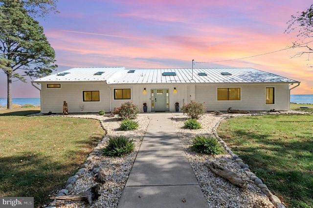 160 SHIPWATCH LN, Reedville, VA 22539