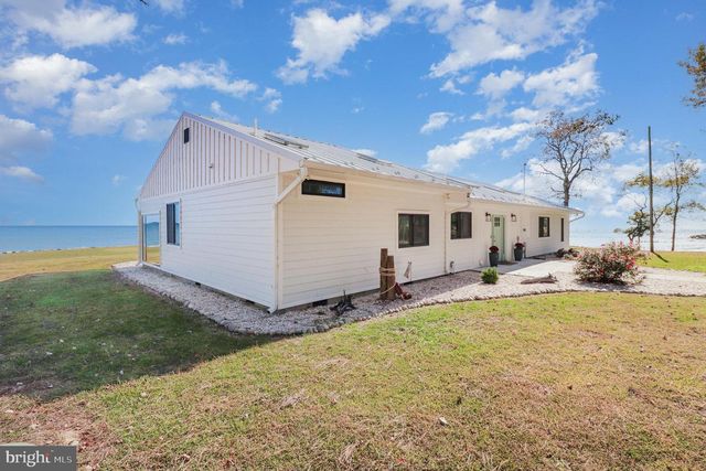 160 SHIPWATCH LN, Reedville, VA 22539