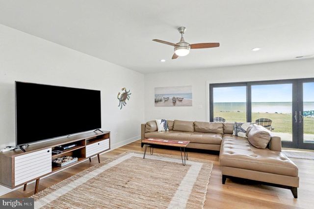 160 SHIPWATCH LN, Reedville, VA 22539