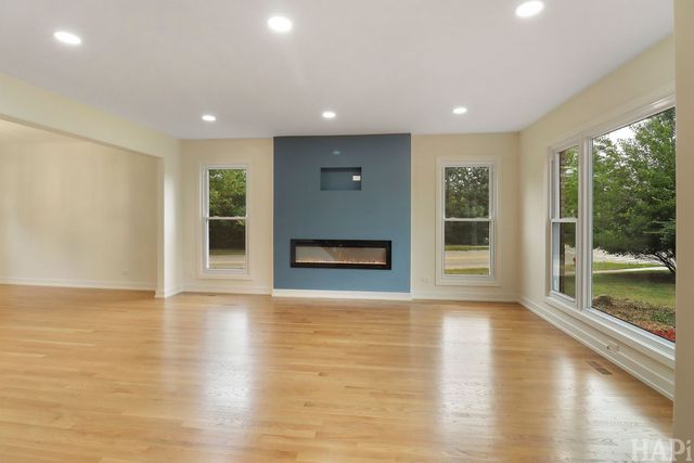 275 Farmhill Drive, Algonquin, IL 60102